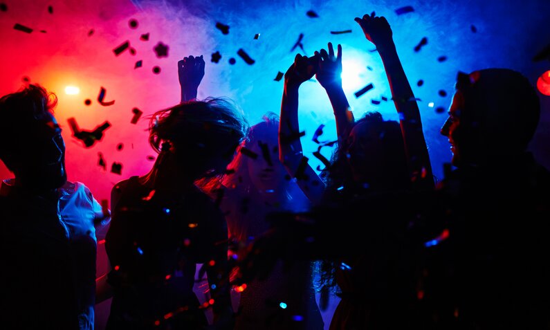 Partyapps | © Getty Images/shironosov