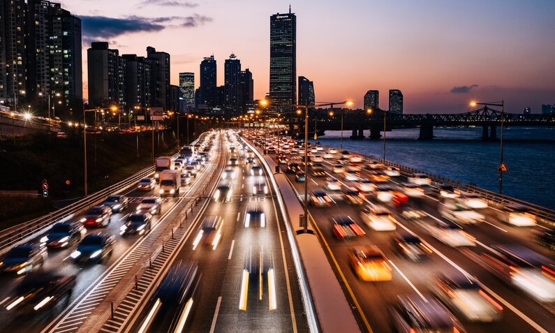 Autobahn | © Getty Images/Insung Jeon