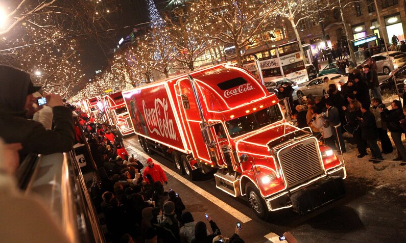 Coca-Cola Weihnachtstruck | © IMAGO/xEventpressxBreloerx