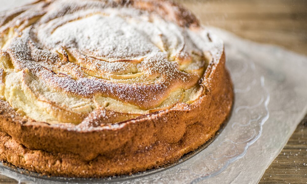 Super fluffiger Käsekuchen in Nahaufnahme | © Getty Images / © eleonora galli