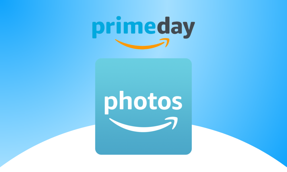 Das Logo des Amazon Prime Day 2024, darunter das Logo von Amazon Photos, weiße Schrift auf türkisem Hintergrund. | © Amazon