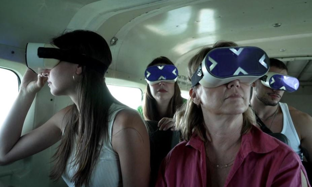 „Destination X“: „Let’s Dance“-Star Ekat irrt verzweifelt durch Europa | © ProSieben/Screenshot