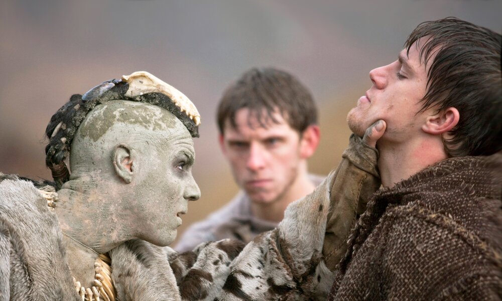Tahar Rahim, Jamie Bell und Channing Tatum in einer dramatischen Szene aus dem Kinofilm "Der Adler der Neunten Legion" | © IMAGO / Prod.DB