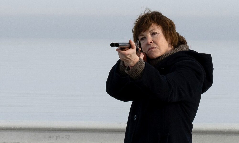 „Usedom-Krimi“: Karin Lossow greift zur Schrottflinte und muss in Therapie | © ARD