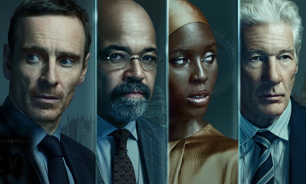Porträts der Hauptdarsteller*innen der Paramount+-Serie "The Agency" nebeneinander auf dunklem Hintergrund: Michael Fassbender, Jeffrey Wright, Jodie Turner-Smith und Richard Gere | © Paramount+