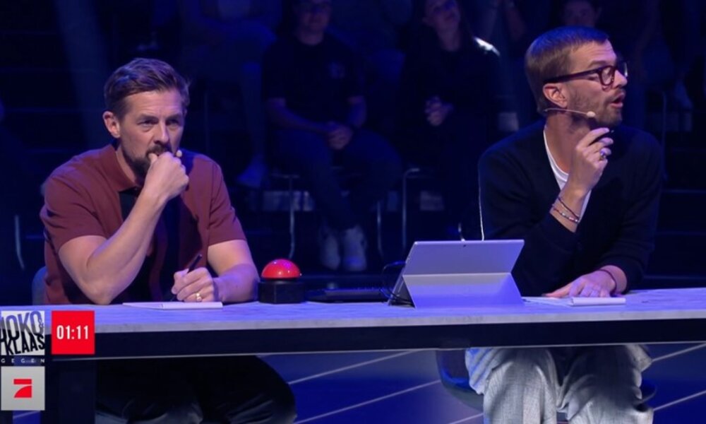 „Joko & Klaas gegen ProSieben“: Erneute Niederlage! Duo trällert ab jetzt Weihnachtslieder | © ProSieben/Screenshot