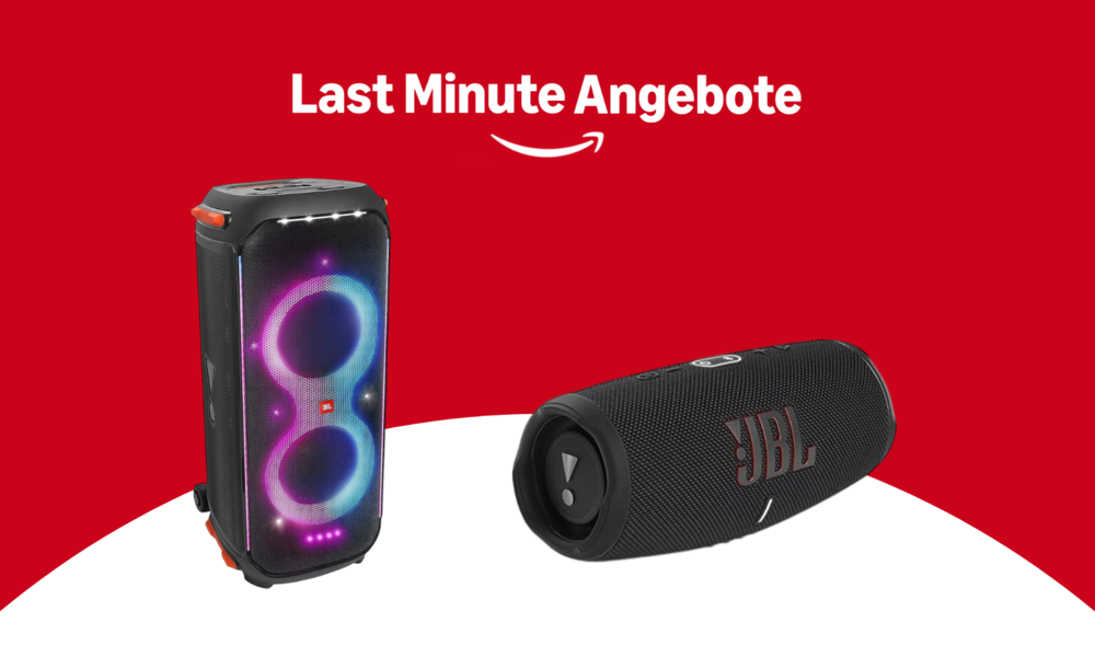Die JBL PartyBox mit bunten Lichtkreisen und der kompaktere JBL Xtreme 4 auf weiß-rotem Hintergrund mit dem Schriftzug „Last Minte-Angebote“ und dem Amazon-Logo. | © Amazon/JBL