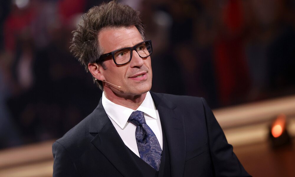 „Let’s Dance“-Moderator Daniel Hartwich bestätigt überraschendes Ehe-Aus | © IMAGO / Panama Pictures