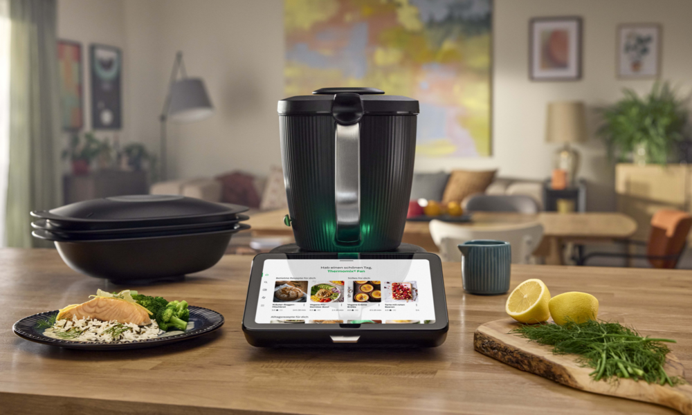 Der Thermomix TM7 in schwarz strahlt in neuem Design | © Vorwerk