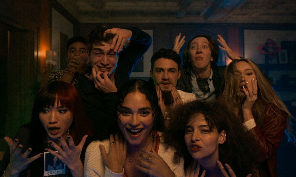 Reina Hardesty, Devon Terrell, James Morosini, Brittany O’Grady, Gavin Leatherwood, Nina Bloomgarden, David Thompson, Alycia Debnam-Carey | © 2024 Netflix, Inc.