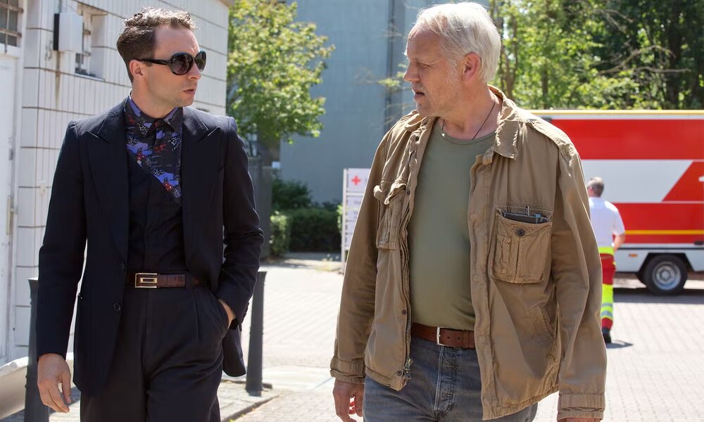 Vincent Ross (André Kaczmarczyk) und Karl Rogov (Frank Leo Schröder) | © RBB