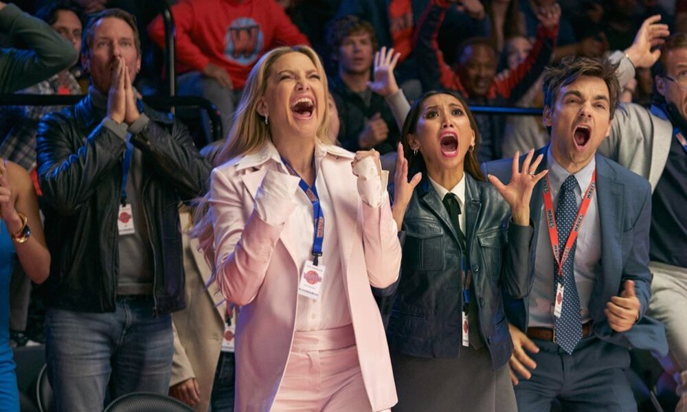 "Running Point" geht weiter: Kate Hudson hat allen Grund zum Jubeln.  | © Netflix