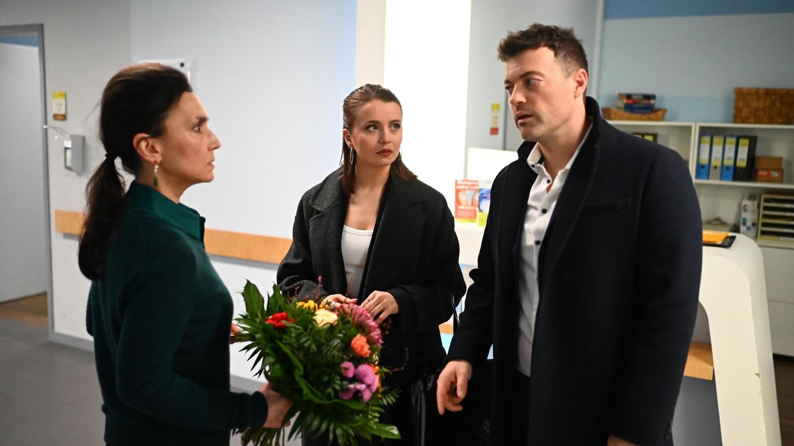 AWZ“: Fiese Läster-Attacke! – Lucie zieht respektlos über „Thronfolger“ Ben  her!