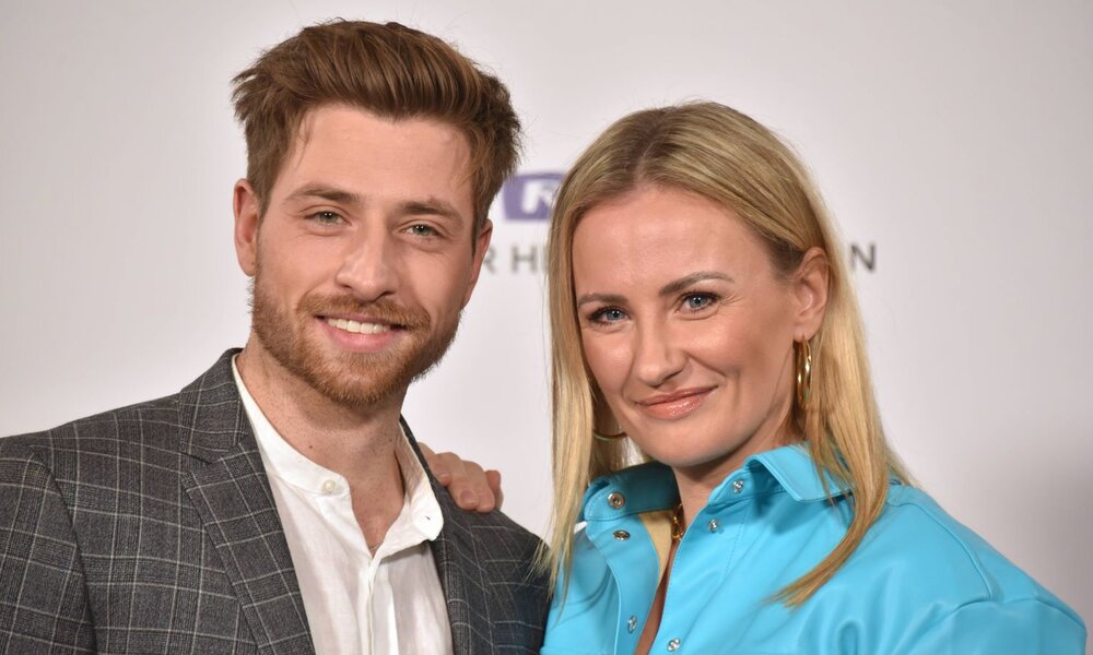 Dominik Flade und Ania Niedieck schauen in die Kamera. | © IMAGO / Horst Galuschka