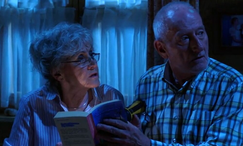„Sturm der Liebe“: Alfons und Hildegard schweben in großer Gefahr! | © ARD/Screenshot