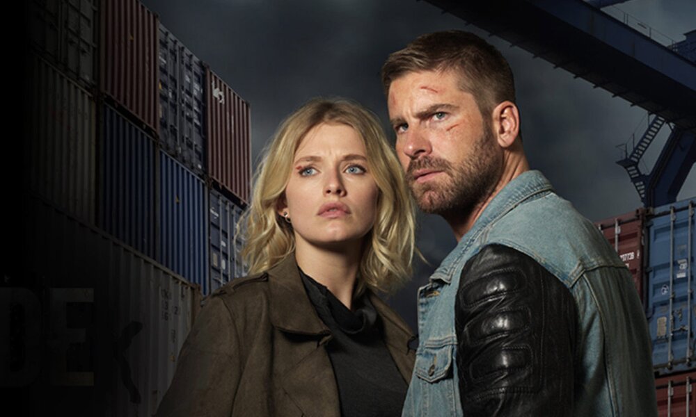 Ella-June Henrard und Kevin Janssens in der Freevee-Serie "Fair Trade" | © Freevee/Amazon