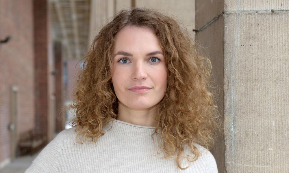 Christina Arends schaut in die Kamera.  | © RTL / Rolf Baumgartner