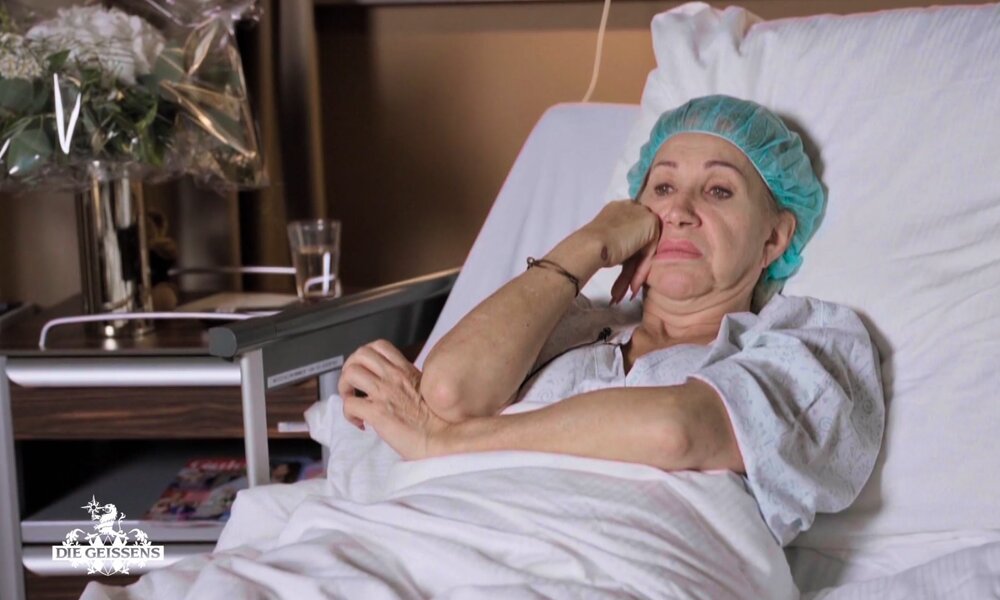 „Die Geissens“: Nach 22.000-Euro-Beauty-OP – Carmen Geiss zeigt ihr neues Gesicht! | © RTLZWEI/Screenshot