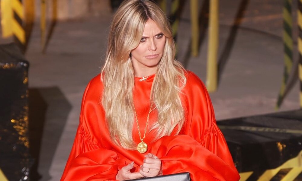 „GNTM“-Kandidat provoziert Designerin – Heidi Klum zieht knallharte Konsequenzen! | © ProSieben/Screenshot