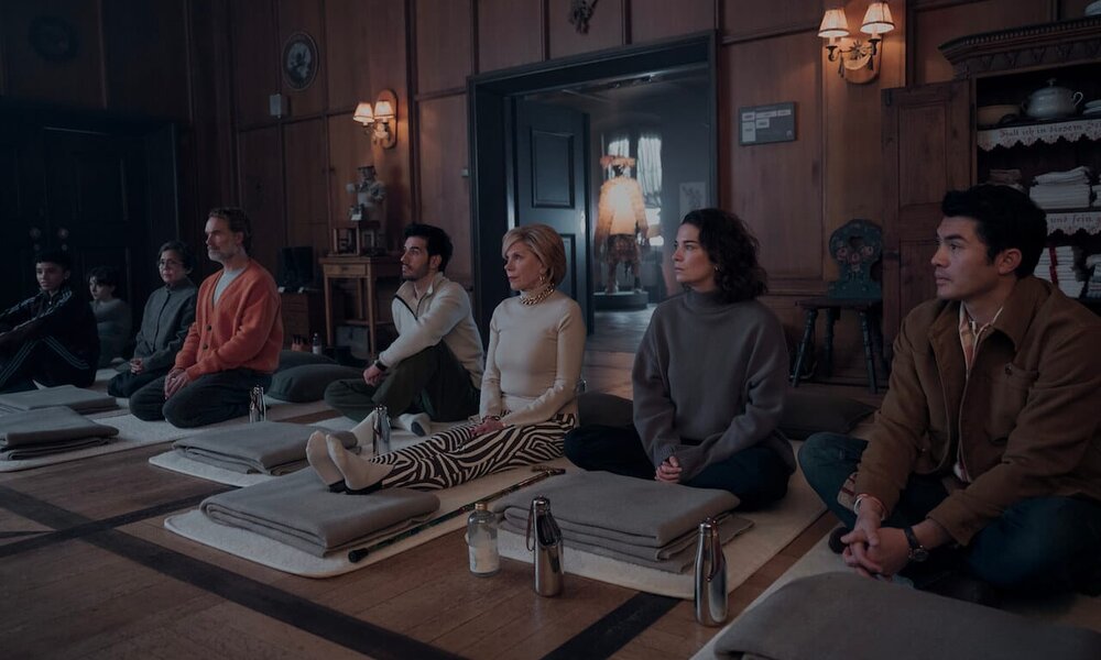 In der zweiten Staffel der Prime-Video-Serie „Nine Perfect Strangers“ verschlägt es Nicole Kidman und Co. in ein Alpen-Resort. | © Amazon / Hulu