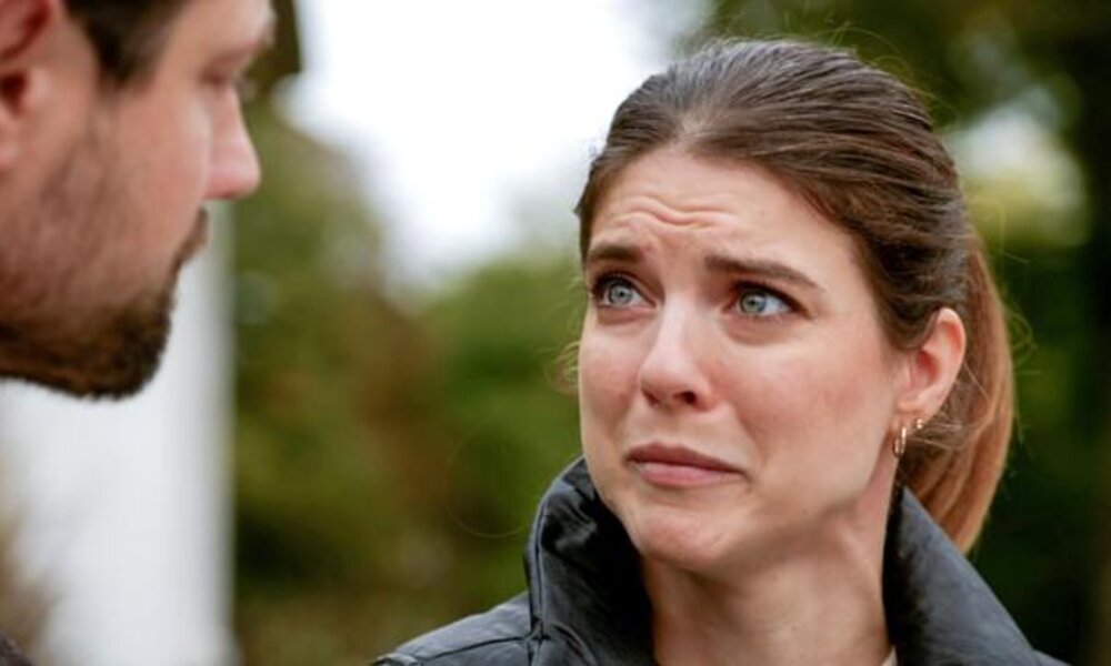 „Rote Rosen“: Valerie will ihr Baby zur Adoption freigeben! | © NDR/ARD/Studio Hamburg Serienwerft