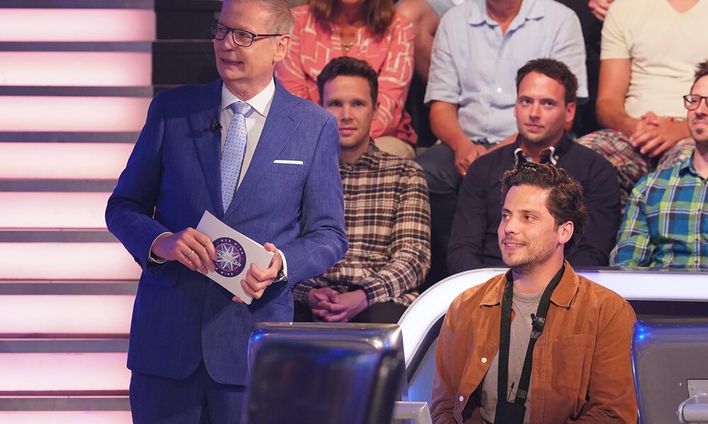"Wer wird Millionär?": Das gab’s noch nie – Bruder darf mitraten | © RTL
