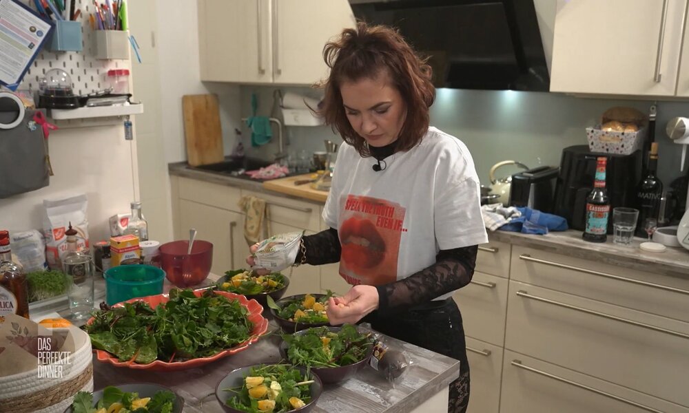 „Das perfekte Dinner“ wird zur Erotik-Show: „Scharf wie eine Rasierklinge“ | © VOX