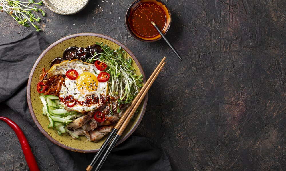 Koreanische Bowl Bibimbap | © gettyimages / Kseniya Romazanova