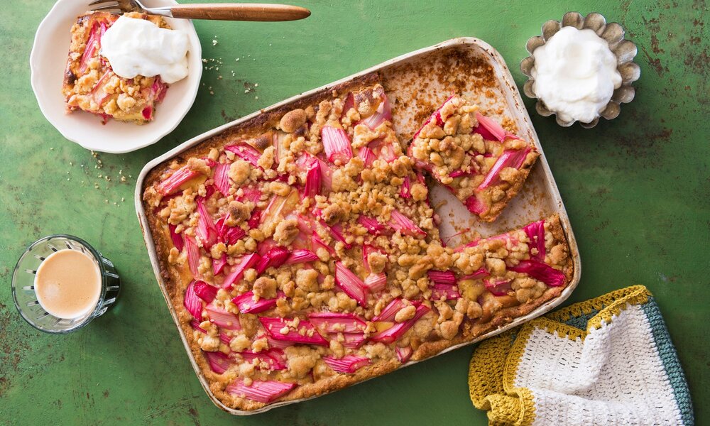 Rhabarbercrumble | © gettyimages / Image Professionals GmbH