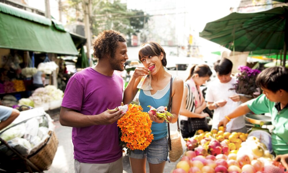Günstig essen auf Reisen  | ©  Getty Images / Jim Purdum