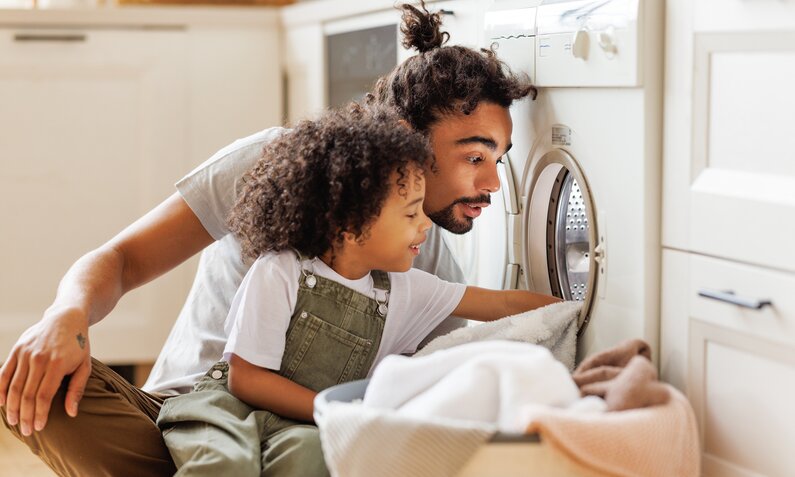 Die besten Tricks beim Wäsche waschen - So bekommst du alles sauber | ©  Getty Images / evgenyatamanenko