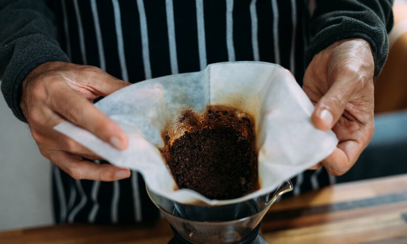 5 Anwendungen für Kaffeesatz, von denen du noch nichts wusstest! | ©  Getty Images / Photographer, Basak Gurbuz Derman