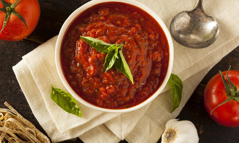 Darum solltest du mehr Tomatenmark essen | ©  Getty Images / bhofack2