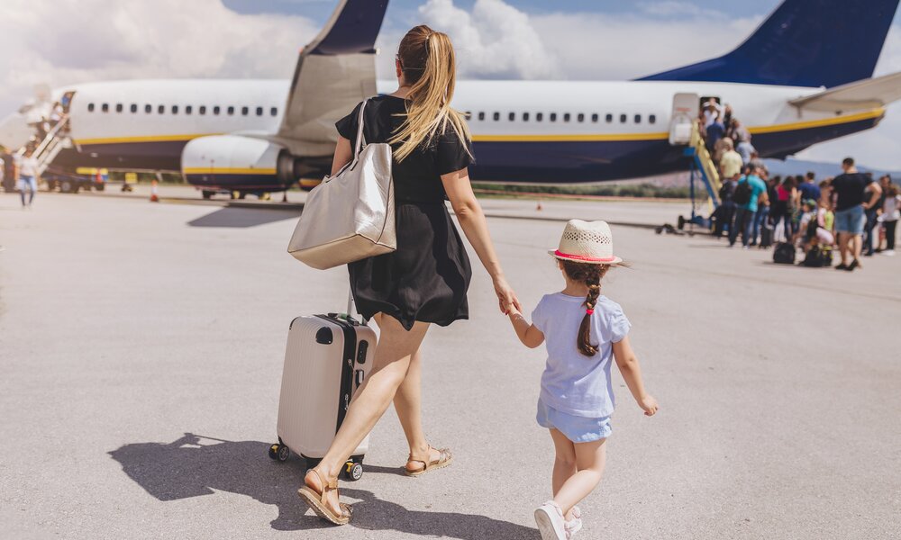 So sparst du bei deinem nächsten Flug | ©  Getty Images/ FluxFactory