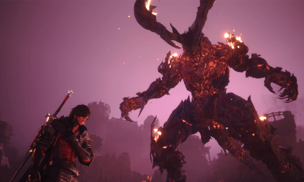 Der Held und einer der Gegner aus Final Fantasy 16 | © Amazon
