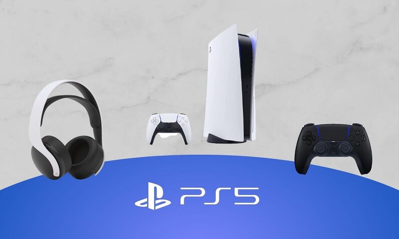 Playstation 5, Controller in Schwarz und PS5-Kopfhörer nebeneinander | © Amazon
