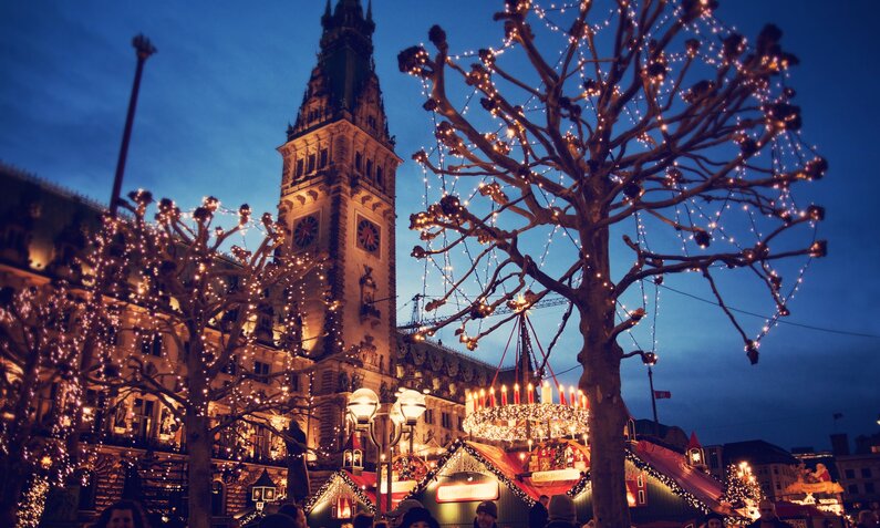 Hamburg_Weihnachtsmarkt | © Getty Images/Laura Battiato