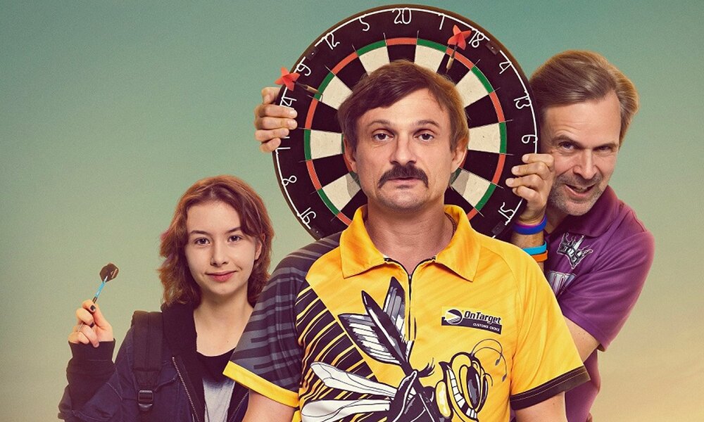 Florian Lukas, Sophie Paasch und Matthias Matschke auf der Key Art zur dritten Staffel der Sky Serie "Die Wespe" | © Sky