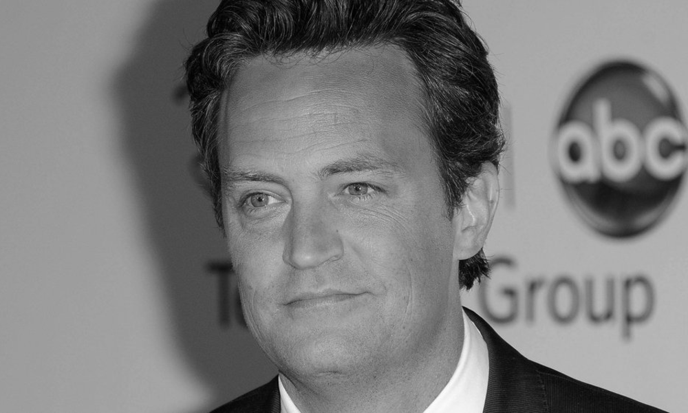 Tragisch: "Friends"-Schauspieler Matthew Perry wurde tot im Whirlpool seines Hauses gefunden.  | © Imago