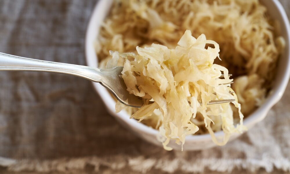 Eine Schale mit Sauerkraut | ©  Getty Images / Madeleine_Steinbach