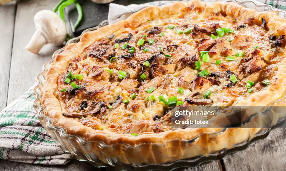 Herzhafter Kuchen im Anschnitt. | © Getty Images / fotek