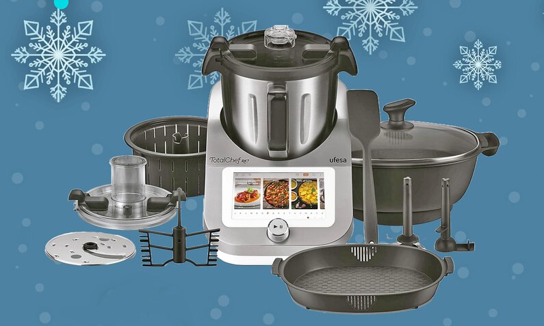 Thermomix Küchenmaschine mit viel Zusatzmaterial in Schwarz und Silber | © Amazon