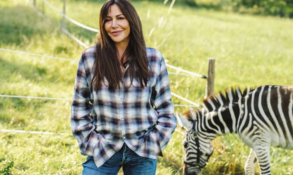 Katja (Simone Thomalla), die Dorfhelferin des Örtchens Frühling. | © ZDF