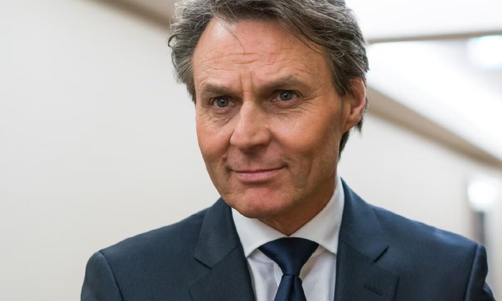 Wolfgang Bahro legt eine GZSZ-Pause ein. | © RTL