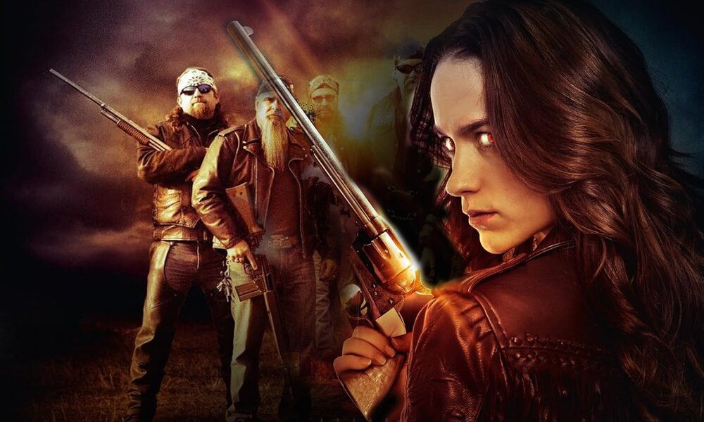 Melanie Scrofano als Wynonna Earp steht mit gezogenem Revolver und rot leuchtenden Augen im Vortdergrund der Montage aus der DVD-Key-Art zur Serie "Wynonna Earp" sind einige Cowboys zu sehen. | © DVD-Vover via Amazon.de/SyFy