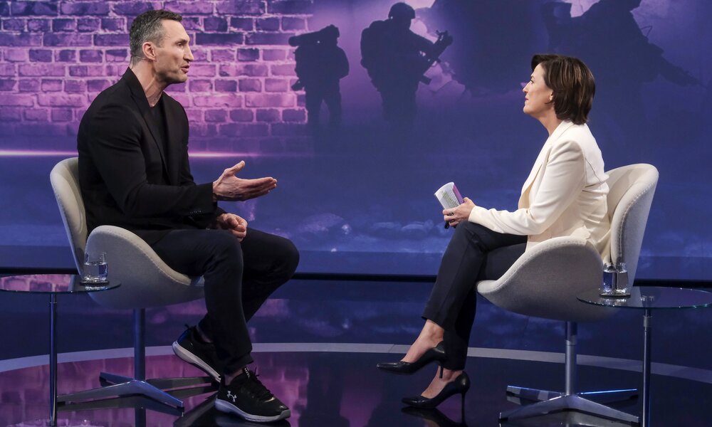 Wladimir Klitschko zu Gast in der Talkshow von Sandra Maischberger | © WDR/Oliver Ziebe