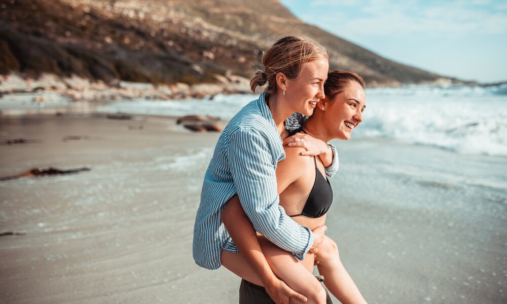 Urlaub_LGBTQI+ | © Getty Images/MStudioImages