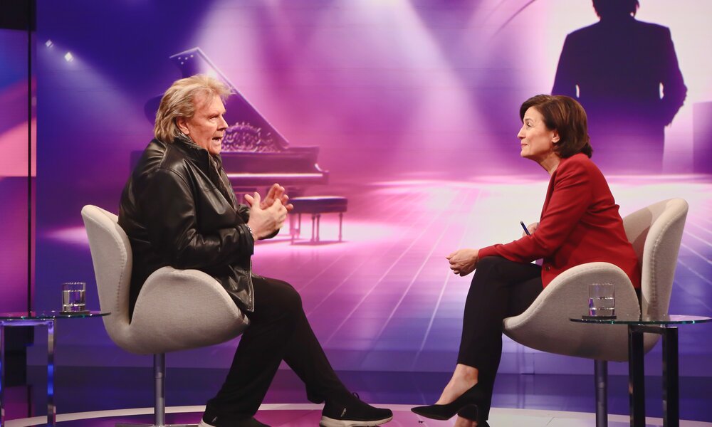 Howard Carpendale zu Gast in der Talkshow von Sandra Maischberger | © WDR/Dirk Borm