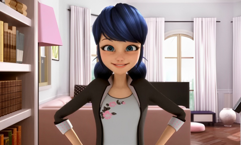 Hauptfigur aus Miraculous im Teenie-Alter mit blauen Haaren | © Amazon