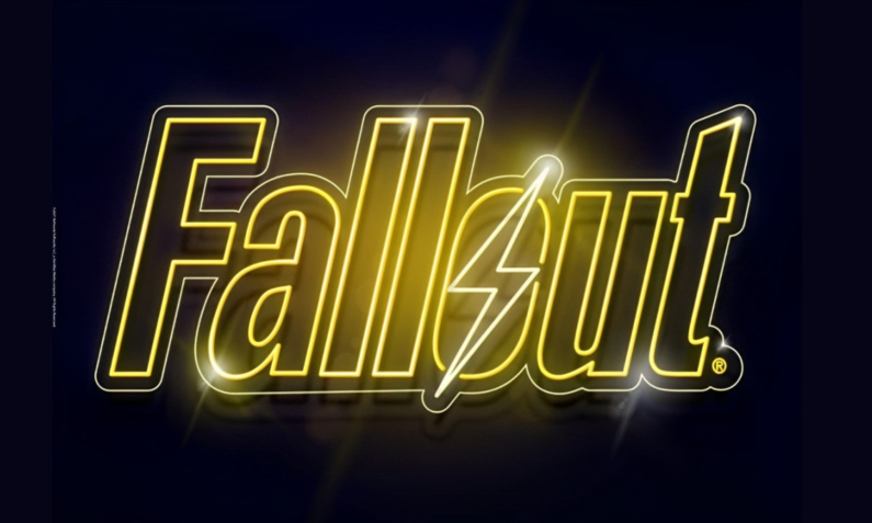 Logo von Fallout in Gold auf einem schwarzen Metall-Case | © Amazon